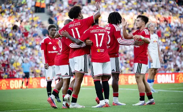 Manchester United, Leeds United’ı Penaltılarla Geçti