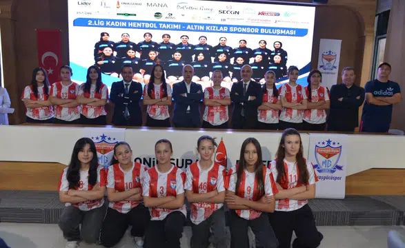 AK Parti’den Maraş Gücü’nün Altın Kızlarına Destek