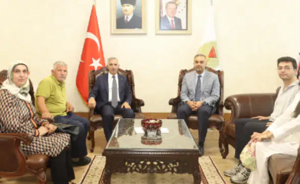 Vali Ünlüer Makamında Konuklarını Ağırladı