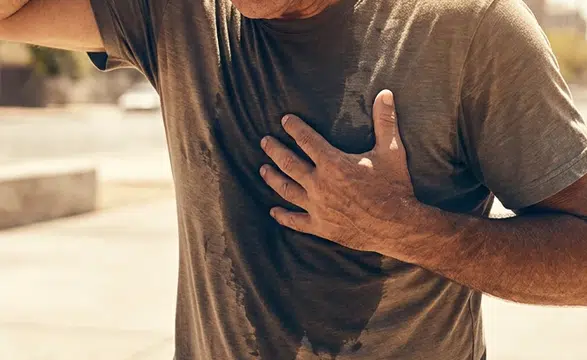 Aşırı sıcaklar kalbi vuruyor! Hipertansiyon hastalarına 10 kritik uyarı