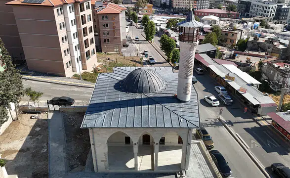 Depremde Hasar Alan 5 Cami İbadete Açılıyor