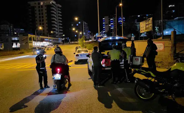 Alkollü Yakalanan Sürücü, Diğer Sürücülere “İçmeyin” Diye Seslendi