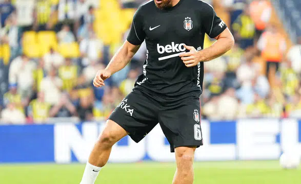 Fenerbahçe-Beşiktaş Derbisinde İlk Yarı 1-1