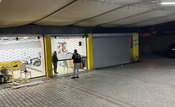 Antalya'da oto yıkamacıda silahlı kavga: 1 ölü, 2 yaralı