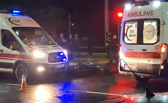Hafif Ticari Araç ile Motosiklet Çarpıştı: 2 Kişi Hayatını Kaybetti!