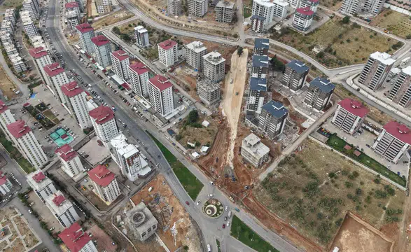 Kahramanmaraş'ta Tömek Kavşağı'nda trafik sıkışıklığına son verecek düzenlemelere başlandı