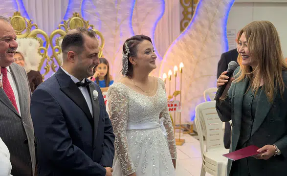 Zuhal Karakoç, Kahramanmaraş’ta Gazeteci Çiftin Düğününde