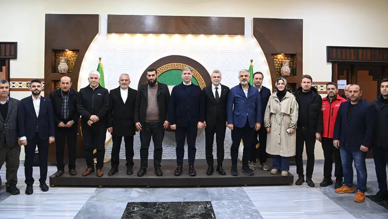 Kahramanmaraş Büyükşehir’in iftar sofrası İdlib’e ulaştı!