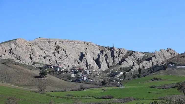 Kahramanmaraş'taki Doğal Kayalıklar Sosyal Medyada Gündem Oldu