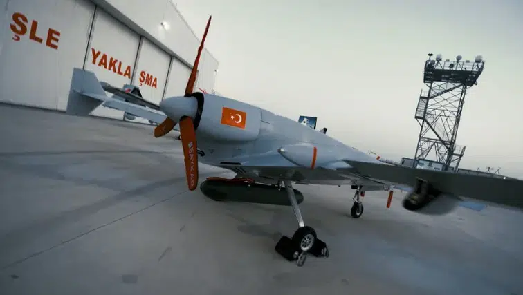 K2 Kamikaze İHA Sürü Uçuşuyla Sahneye Çıktı