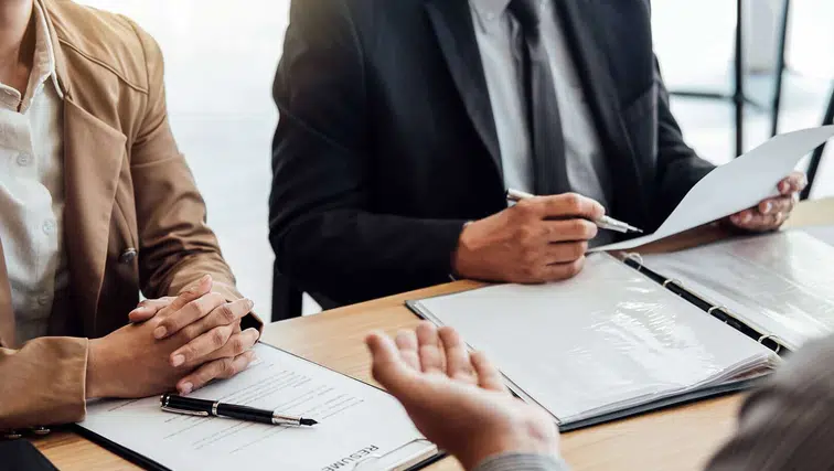 Arabuluculuk Süreci: Uzlaşma Oranı Yükseliyor, Mahkemelerdeki İş Yükü Düşüyor!