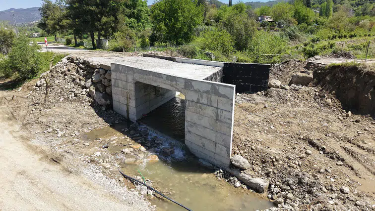 Andırın’da 5 Mahalleye Hayat Veren Köprü Menfezinin Tamamlanmasına Az Kaldı