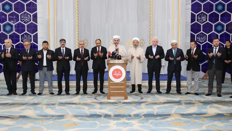 Hac Yolculuğunun İlk Kafilesi Dualarla Uğurlandı