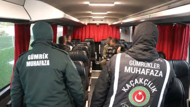 Bindikleri otobüsü şaşırınca... Avrupa yerine İpsala'ya geldiler!
