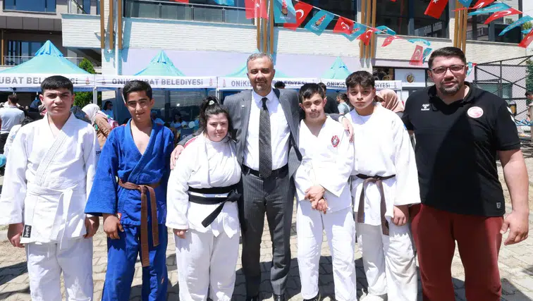 Özel Çocuklar Baharın Neşesini Onikişubat Belediyesi ile Paylaştı