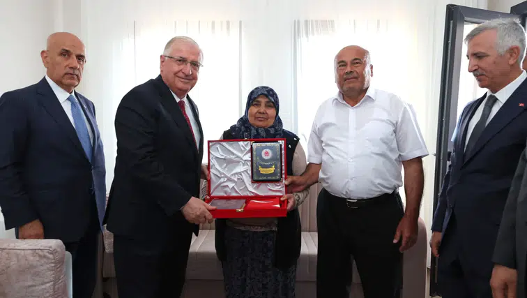 Bakan Yaşar Güler’den Şehit Ailesine Anlamlı Ziyaret