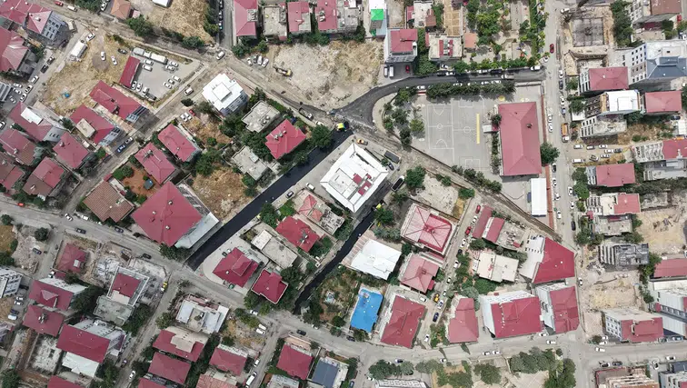 Kahramanmaraş'ta asfalt seferberliği: Dulkadiroğlu'nda yollar yenileniyor