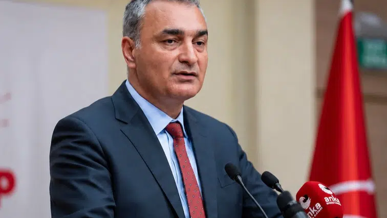 CHP'de 8 il başkanı daha görevden alındı