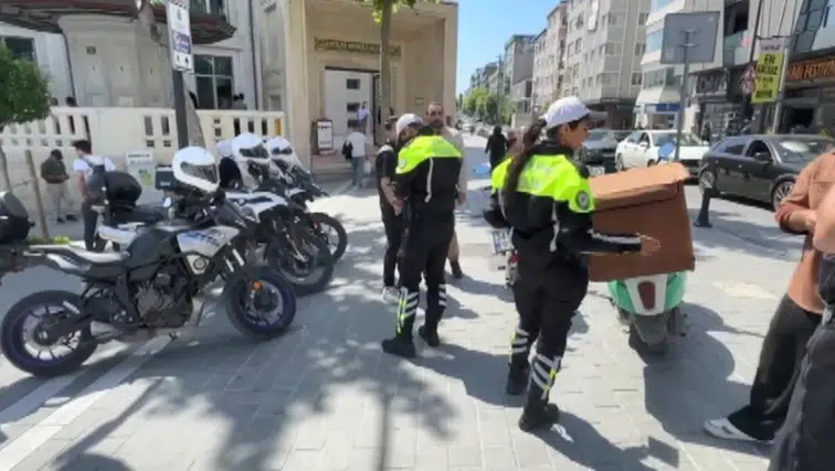 Motosiklet Sürücülerine Yeni Dönem! Trafikte Kurallar Değişiyor