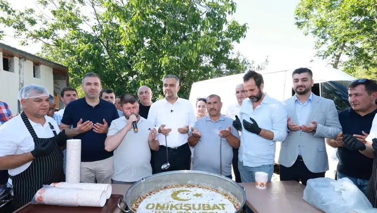 Başkan Toptaş, Dönüklü Mahallesi sakinleriyle aşure sofrasında buluştu