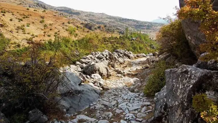 Dağların Arasında Binlerce Yıllık Güzergâh: Göksun’un Dağlarında Saklı Antik Yollar
