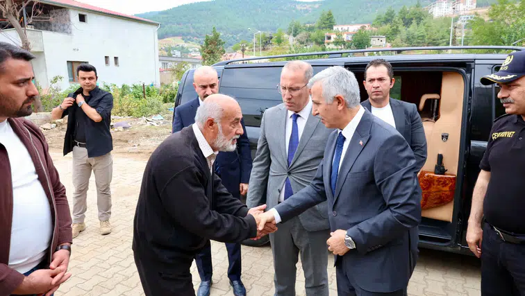 Vali Ünlüer’den Polis Memuru Orçan’ın Ailesine Taziye Ziyareti