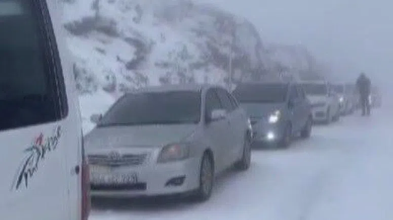 Nurhak'ta kar yolları kapattı