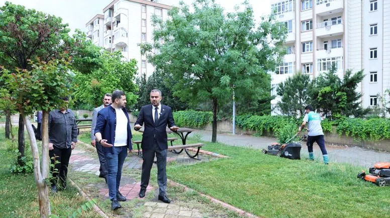 Başkan Toptaş, park ve yeşil alanlardaki çalışmaları inceledi