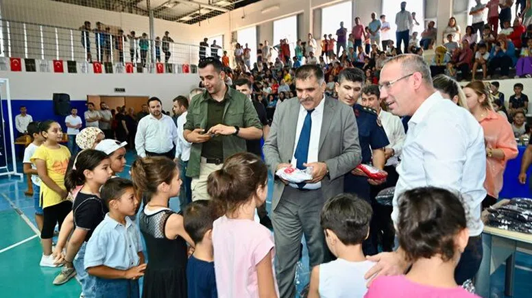 Türkoğlu’nda yaz spor okulları açıldı