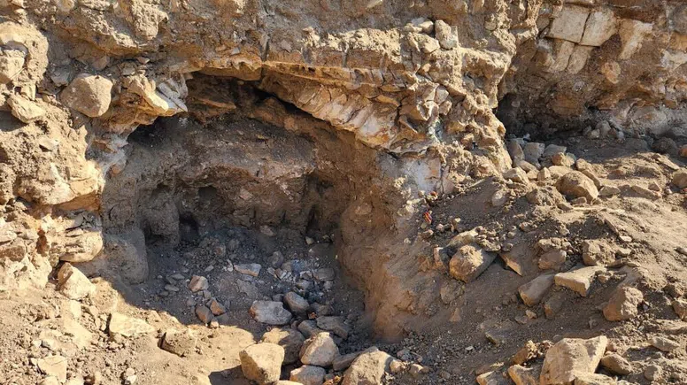 Kahramanmaraş'ta tarihi kemer ortaya çıkartıldı