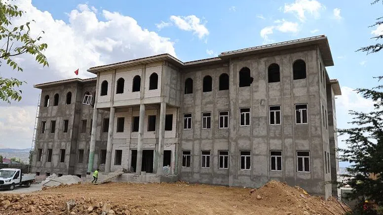 Nurhak’ın Yeni Hükümet Konağı Yükseliyor