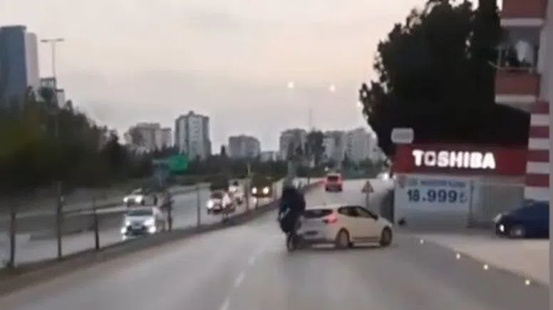 Motosiklet Kazası Kask Kamerasına Yansıdı