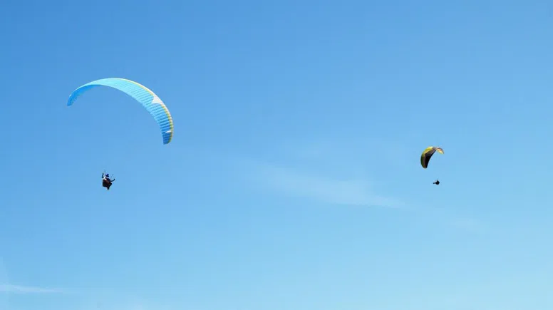 Kahramanmaraş’ta Yamaç Paraşütü Festivali Nefes Kesti