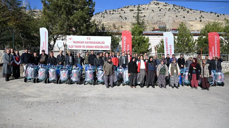 Kahramanmaraş'ta 60 üreticiye modern sağım makinesi desteği verildi