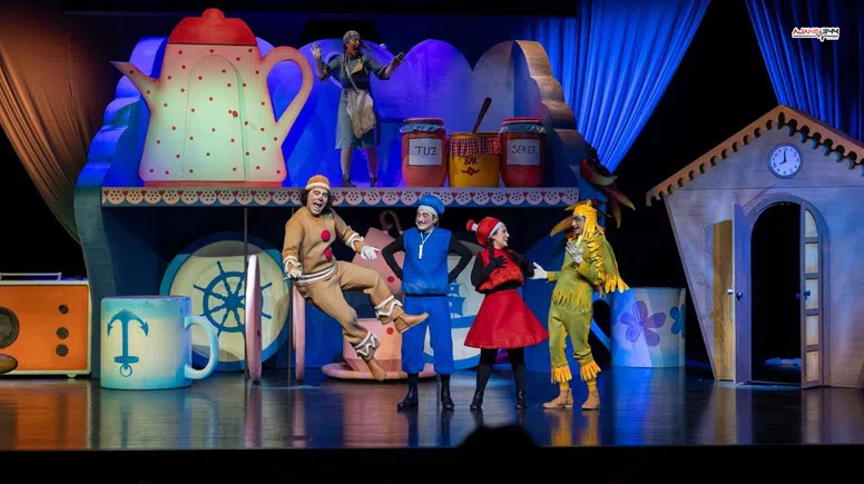 Bisküvi Adam Mersinli miniklerden tam not aldı