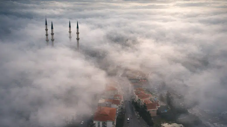 Yoğun Sis Kahramanmaraş'ta Günlük Hayatı Olumsuz Etkiledi