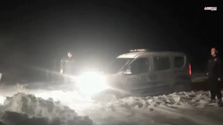 Kapanan Yolda Mahsur Kalan Polis Ekipleri İçin Belediyeden Hızlı Müdahale