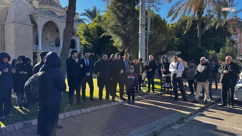 Umre yolcuları dualarla kutsal topraklara uğurlandı