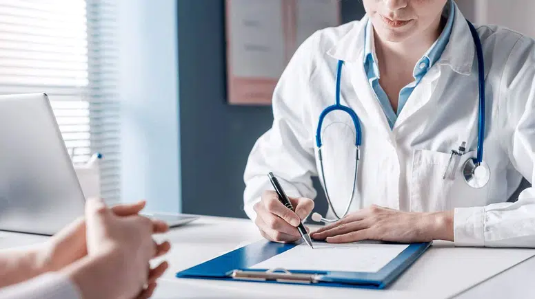 Geçmeyen öksürüğü olanlar dikkat: Altından bu hastalık çıkabilir!