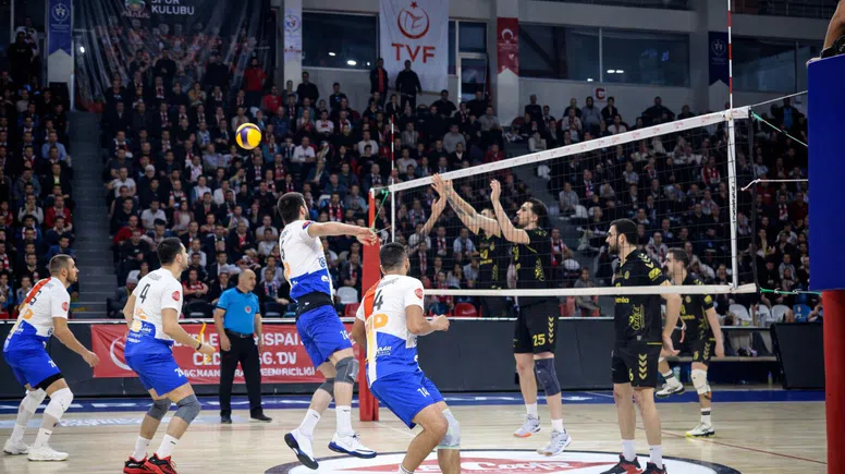 Zirve Maçında Nefesler Tutuldu