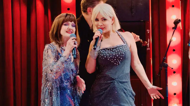 Ömür Gedik ve Gülden Karaböcek sahneyi salladı