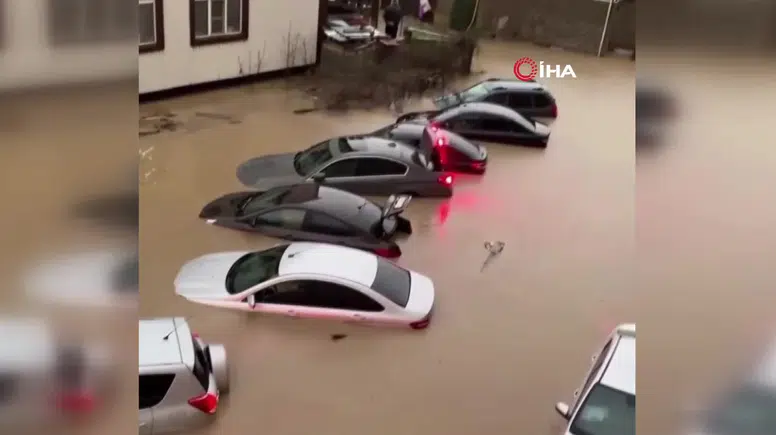 Dağıstan’da Sel Felaketi: Ulaşım ve Enerji Hatları Çöktü