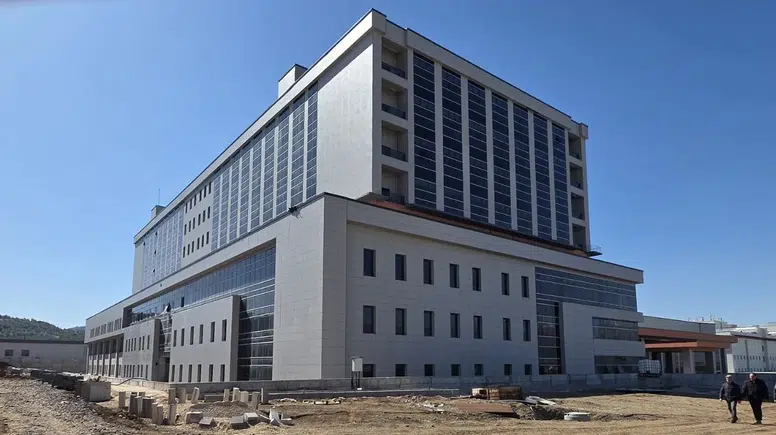Necip Fazıl Şehir Hastanesi Ek Binasında Sona Yaklaşıldı