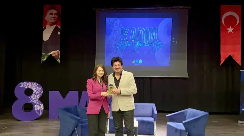 Ekin Akkaş’tan 8 Mart Kadınlar Gününe Özel Performans