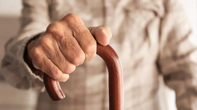 70 yaş üstü emeklilerin emekli maaşları artırılacak