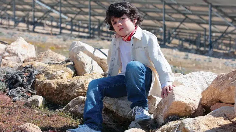 Küçük Yıldızdan Büyük Mesaj: Setlerde Büyüyen Başarı