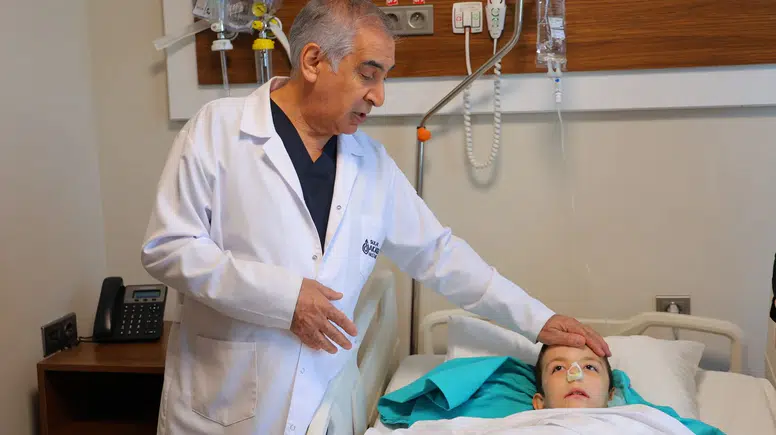 Kahramanmaraş'ta 12 yaşındaki çocuğun genzinden dev polip çıktı