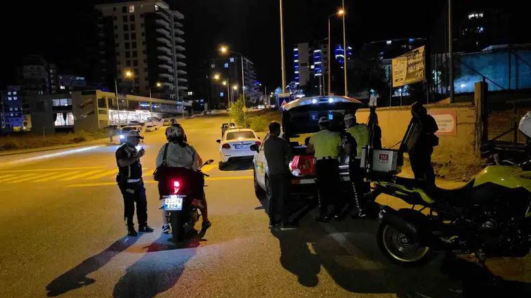 Alkollü Yakalanan Sürücü, Diğer Sürücülere “İçmeyin” Diye Seslendi