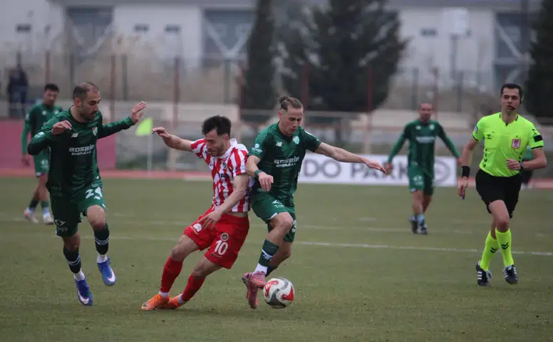 Akdo Park'ta İlk Yarı Ses Çıkmadı: 0-0