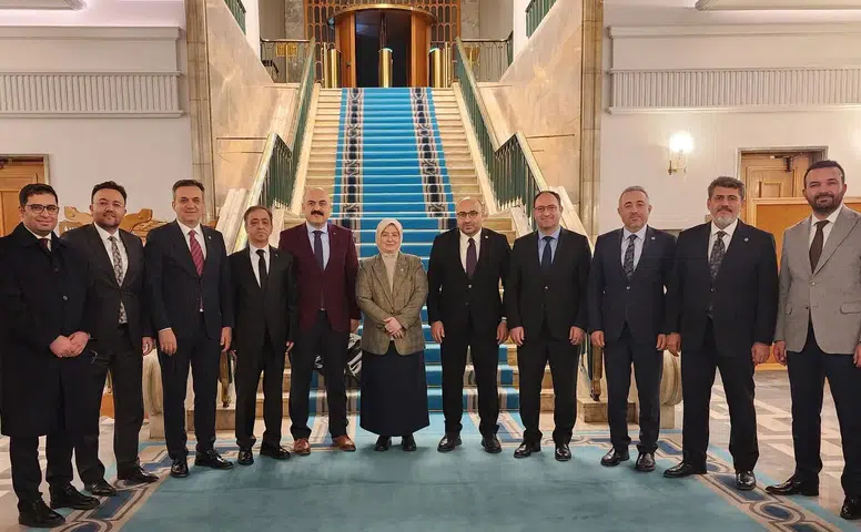 Eğitim Vakfı, TBMM'de Vekiller ile Gelecek Projelerini Görüştü